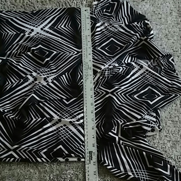 Notations Cadual/Party Black & White Blouse - Picture 7 of 8